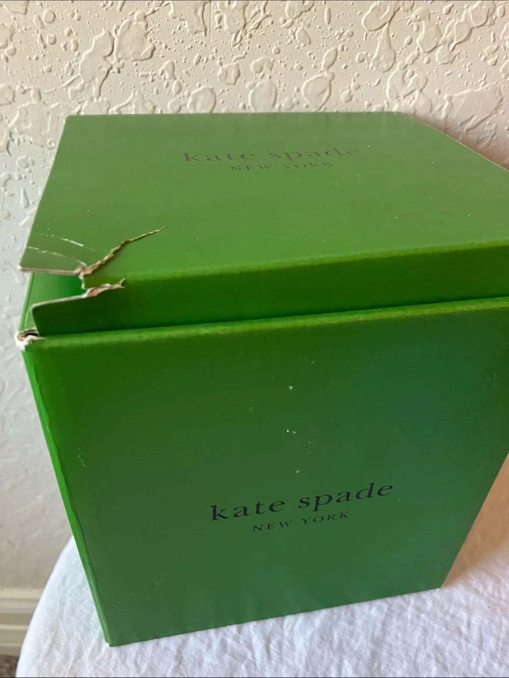 kate spade: “Make it Pop” Powder Blue Ceramic Bud Vase- Gold Rim- IOB